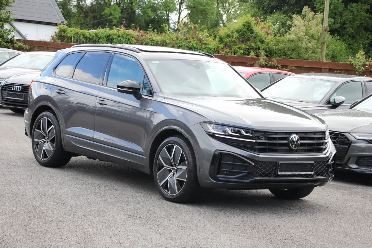 Touareg R line Black Edition * 286bhp Tdi  2 seat - Image 1
