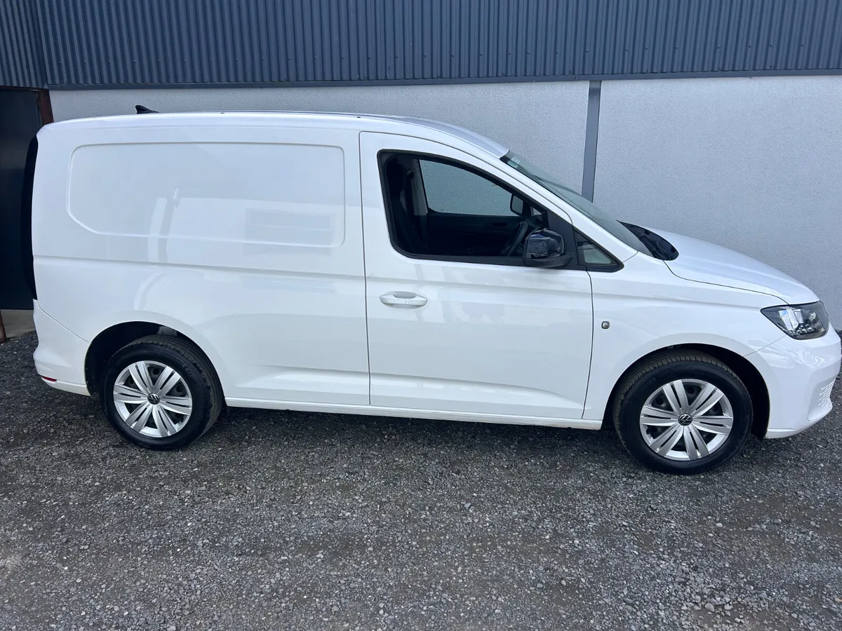 2021 Volkswagen Caddy - Air con / Towbar - Image 3