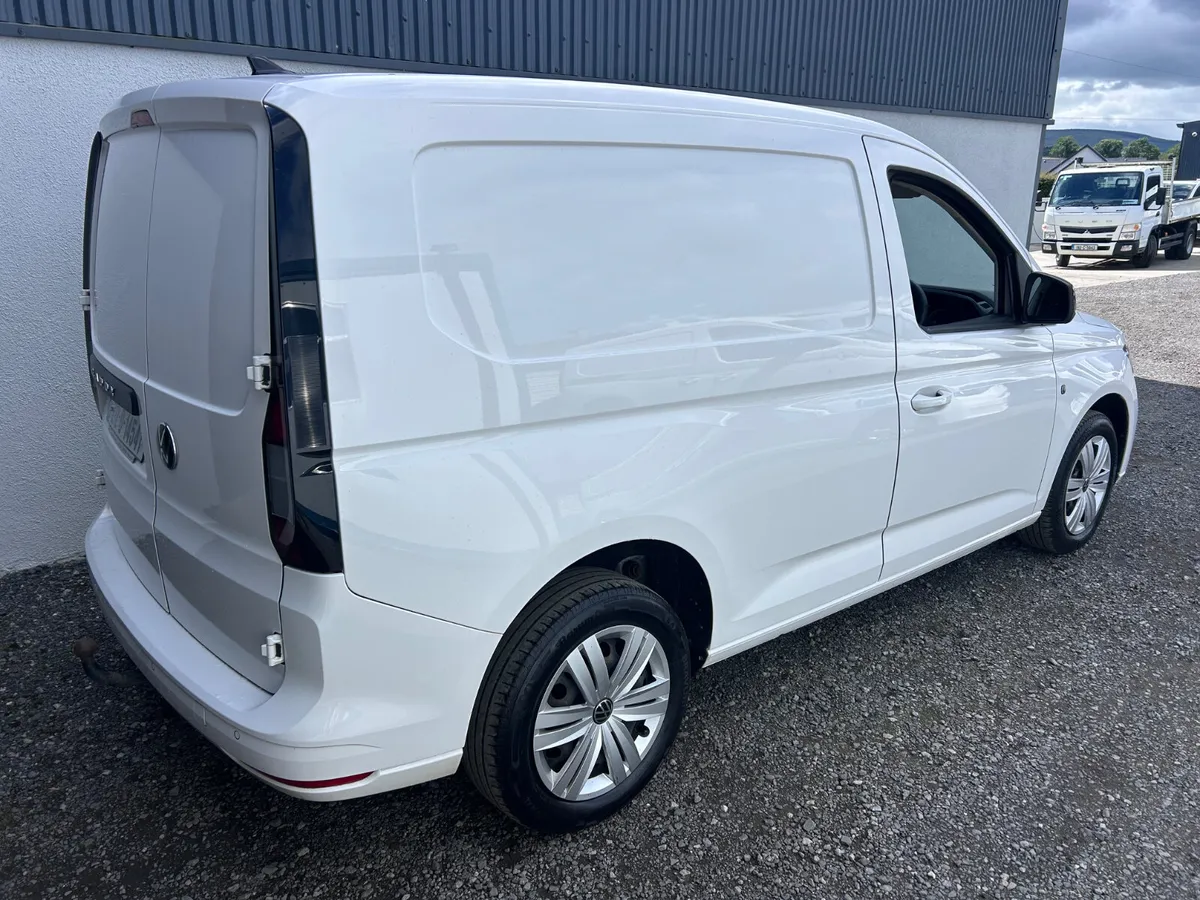 2021 Volkswagen Caddy - Air con / Towbar - Image 4