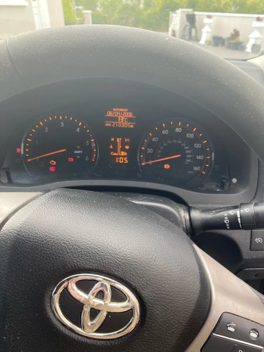 Toyota Avenis - Image 3