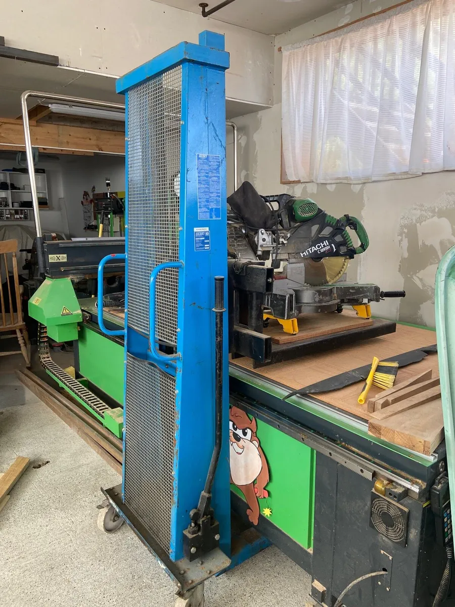 Pallet stacker truck - Image 1