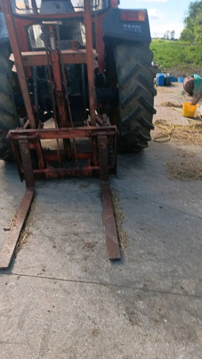 Forklift tractor - Image 4