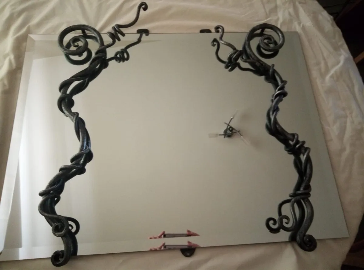 Console Table and Mirror set - Image 2