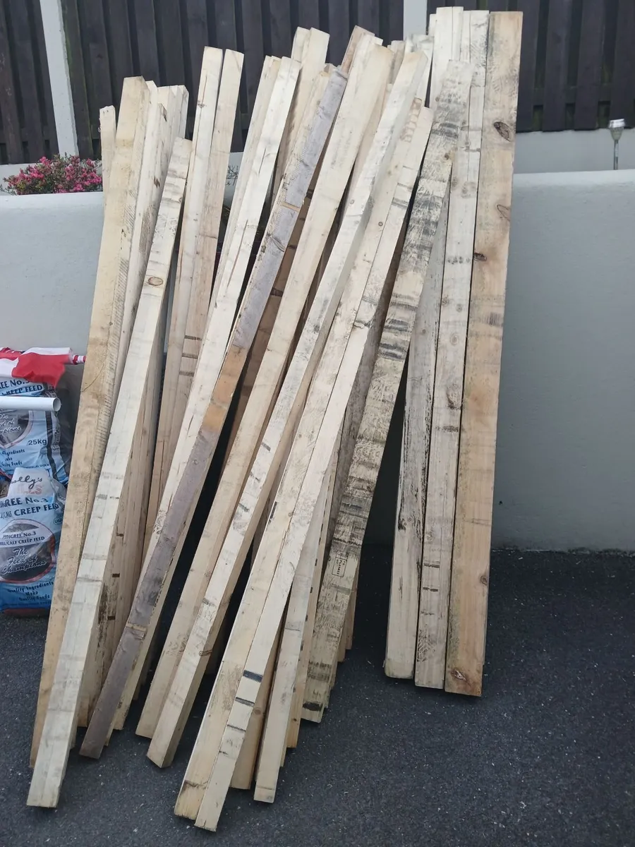 Lot of timber - Image 1
