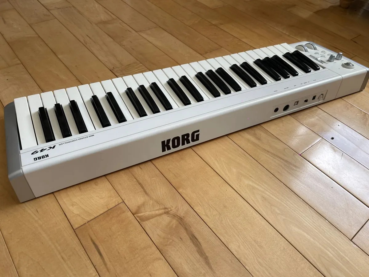 Korg K49 49-Key USB MIDI keyboard - Image 3