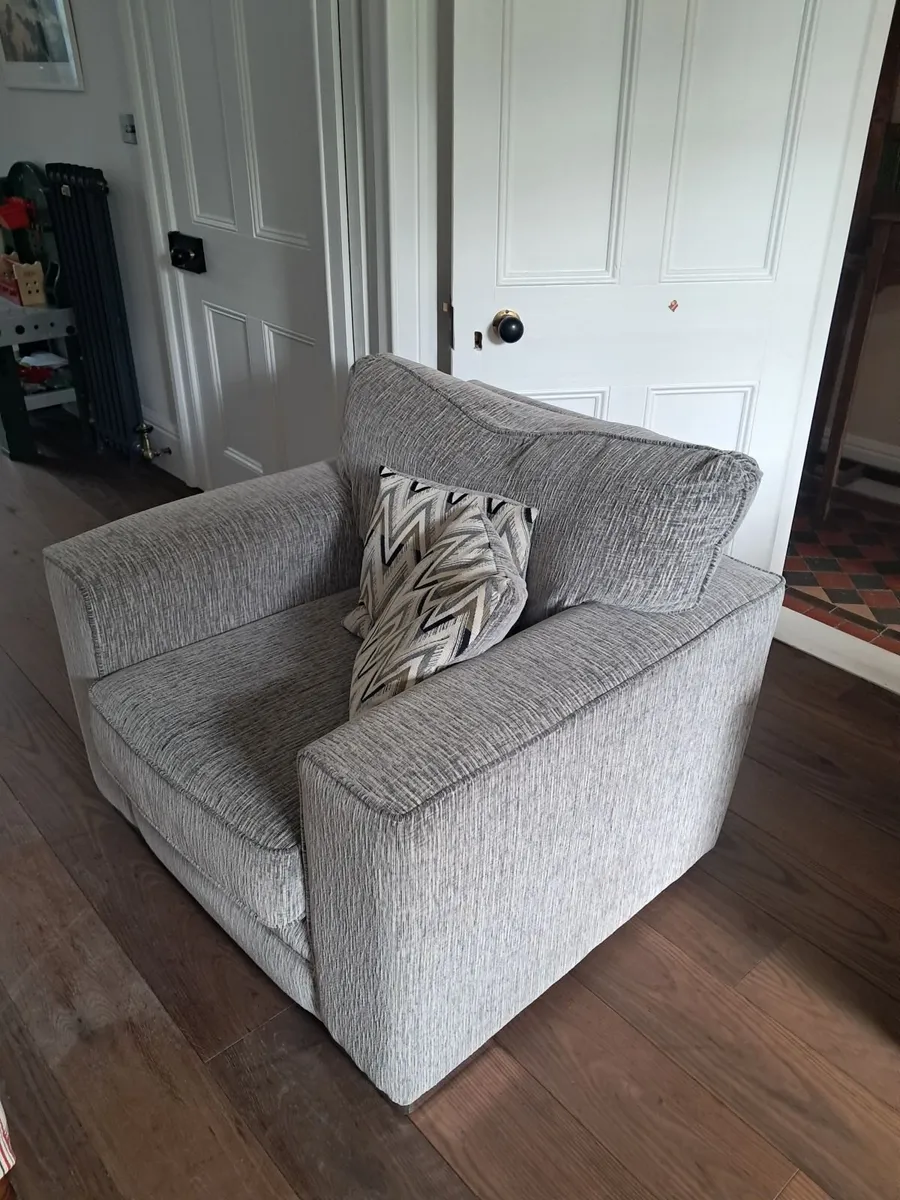 Armchair - Image 2
