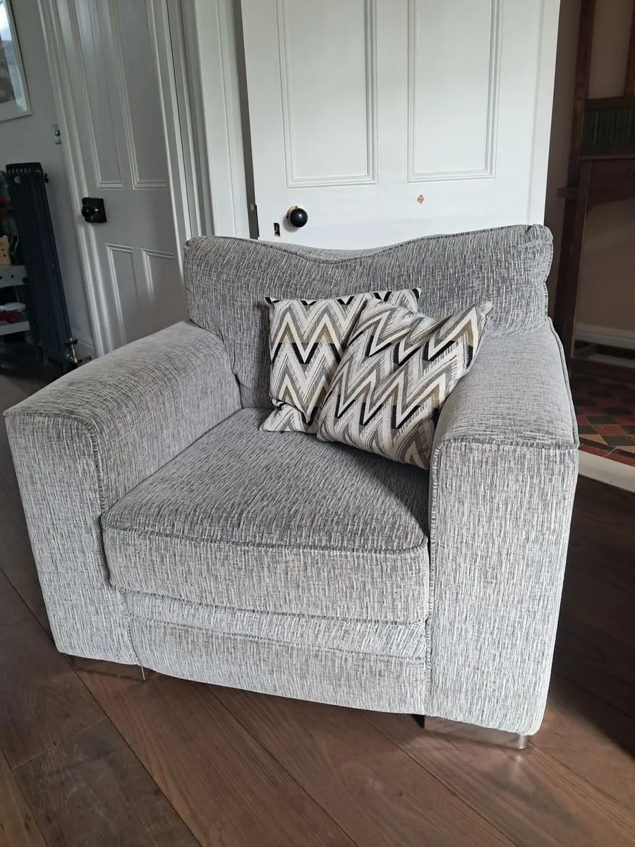 Armchair - Image 1