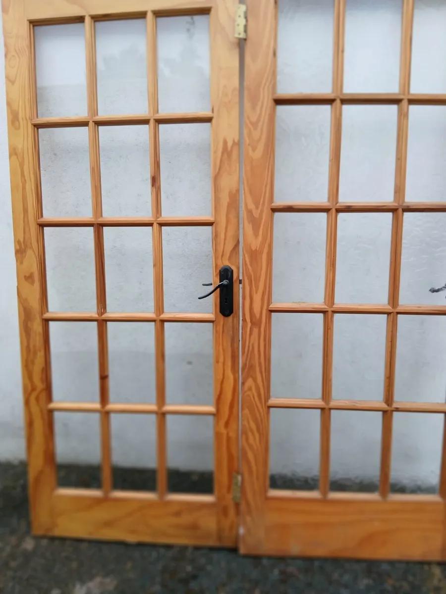 Inside doors - Image 1