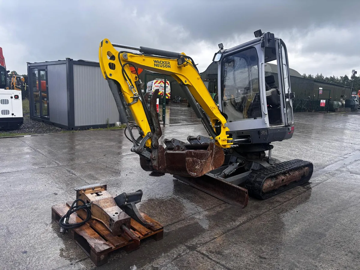 2018 Wacker Neuson EZ28 VDS with Attachments - Image 1