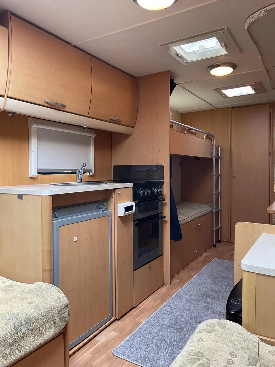 09 Abbey 6/7 berth with Awning - Image 4