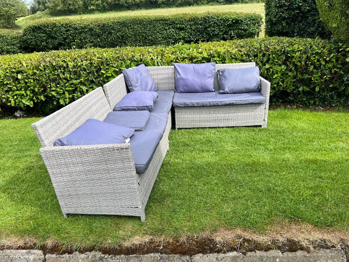 3 piece rattan patio set - Image 2
