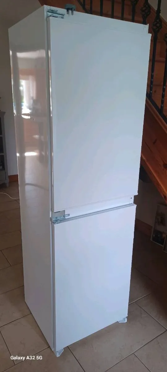 Fridge freezer 50/50 New - Image 2