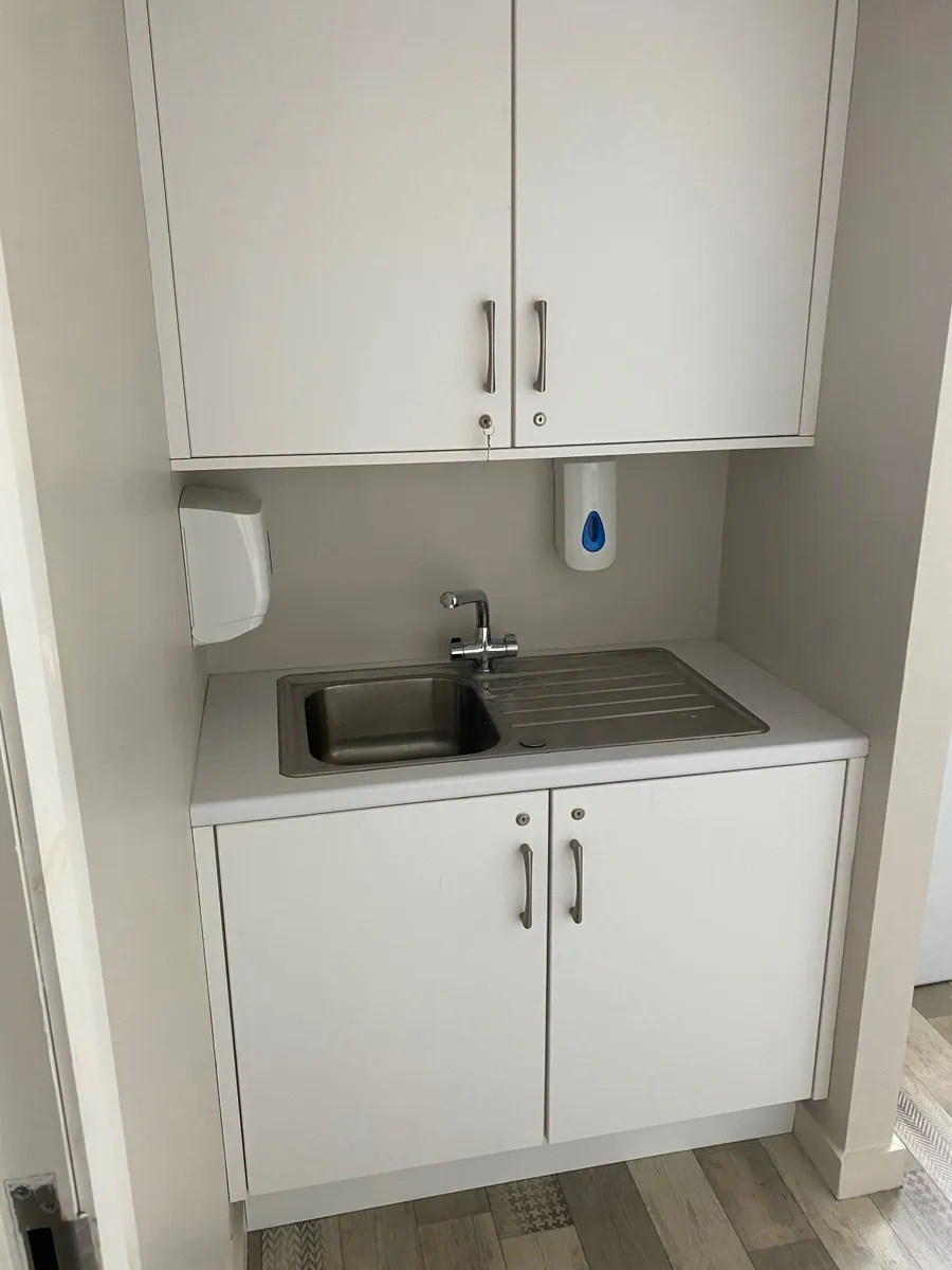 Kitchen units - Image 2