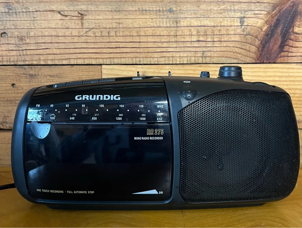Grundig RR 275 vintage cassette and radio - Image 1