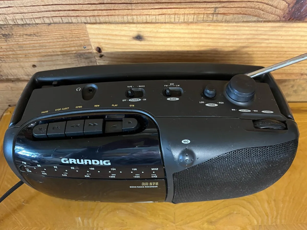 Grundig RR 275 vintage cassette and radio - Image 2