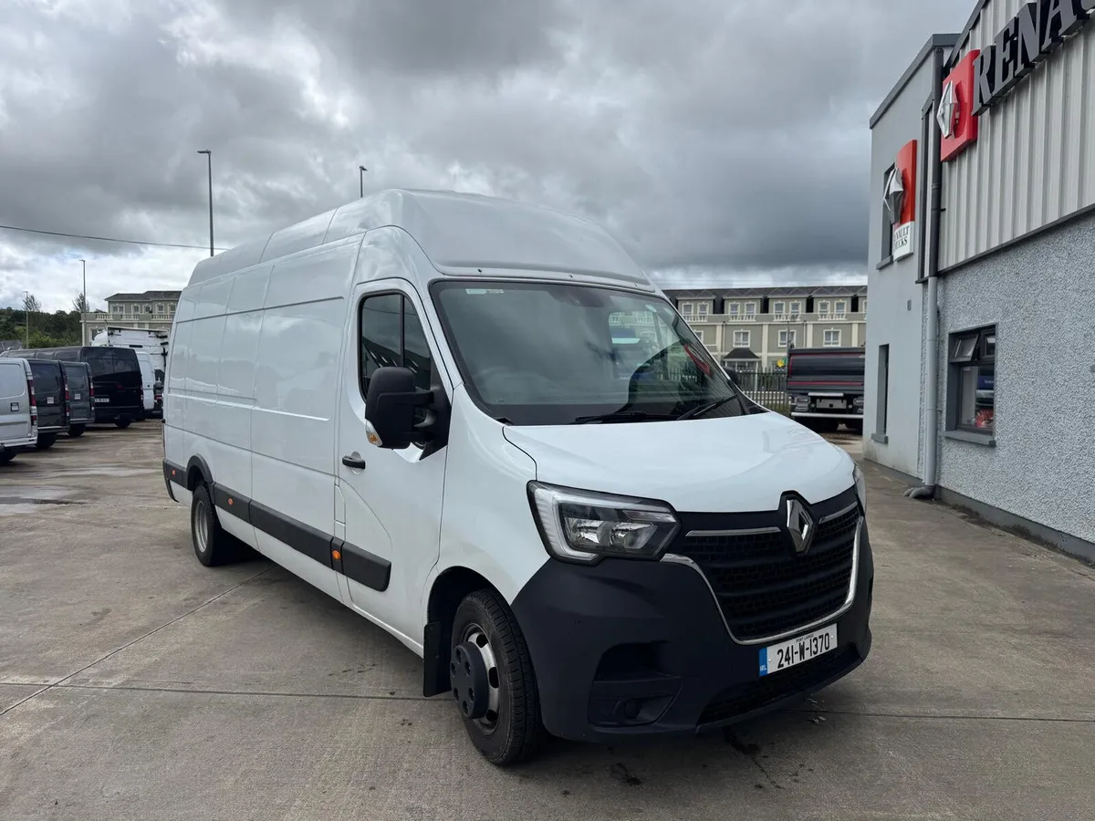 Renault Master 2024 TWIN WHEEL 3.5ton - Image 3
