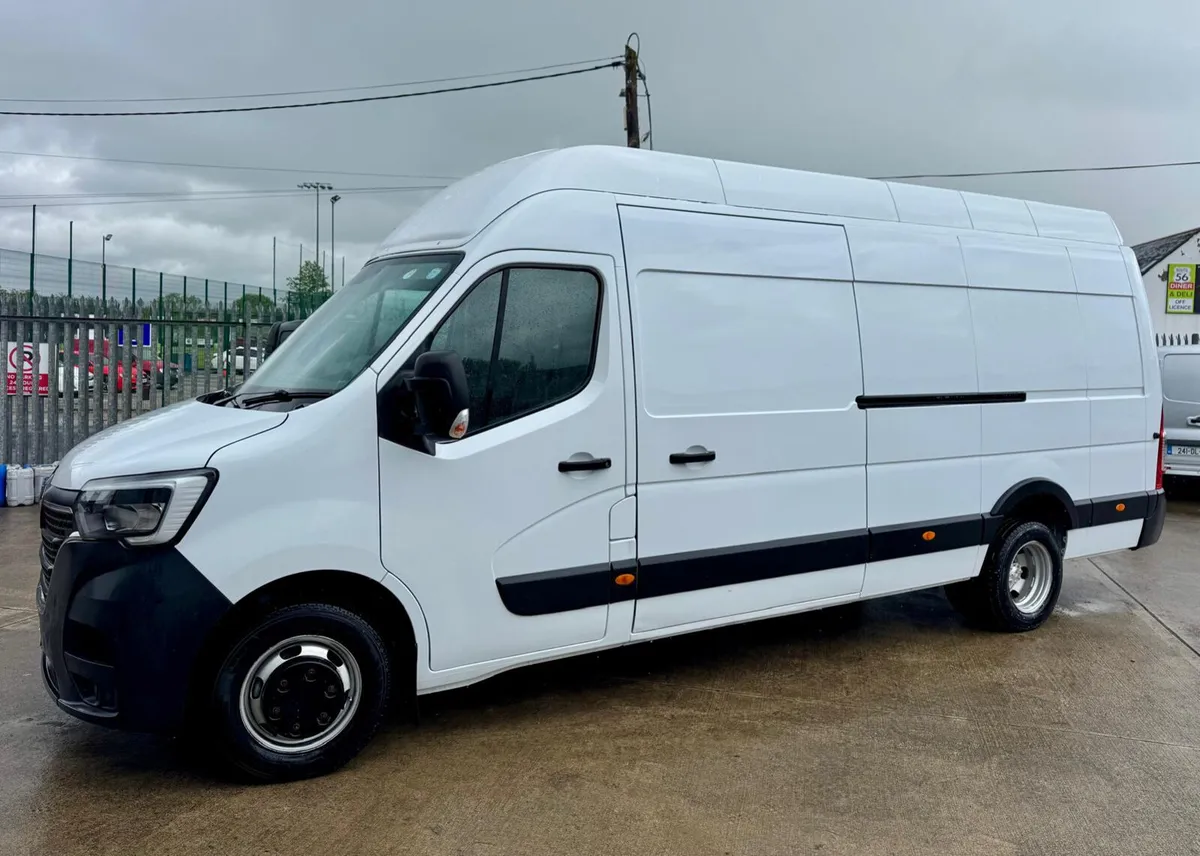 Renault Master 2024 TWIN WHEEL 3.5ton - Image 4