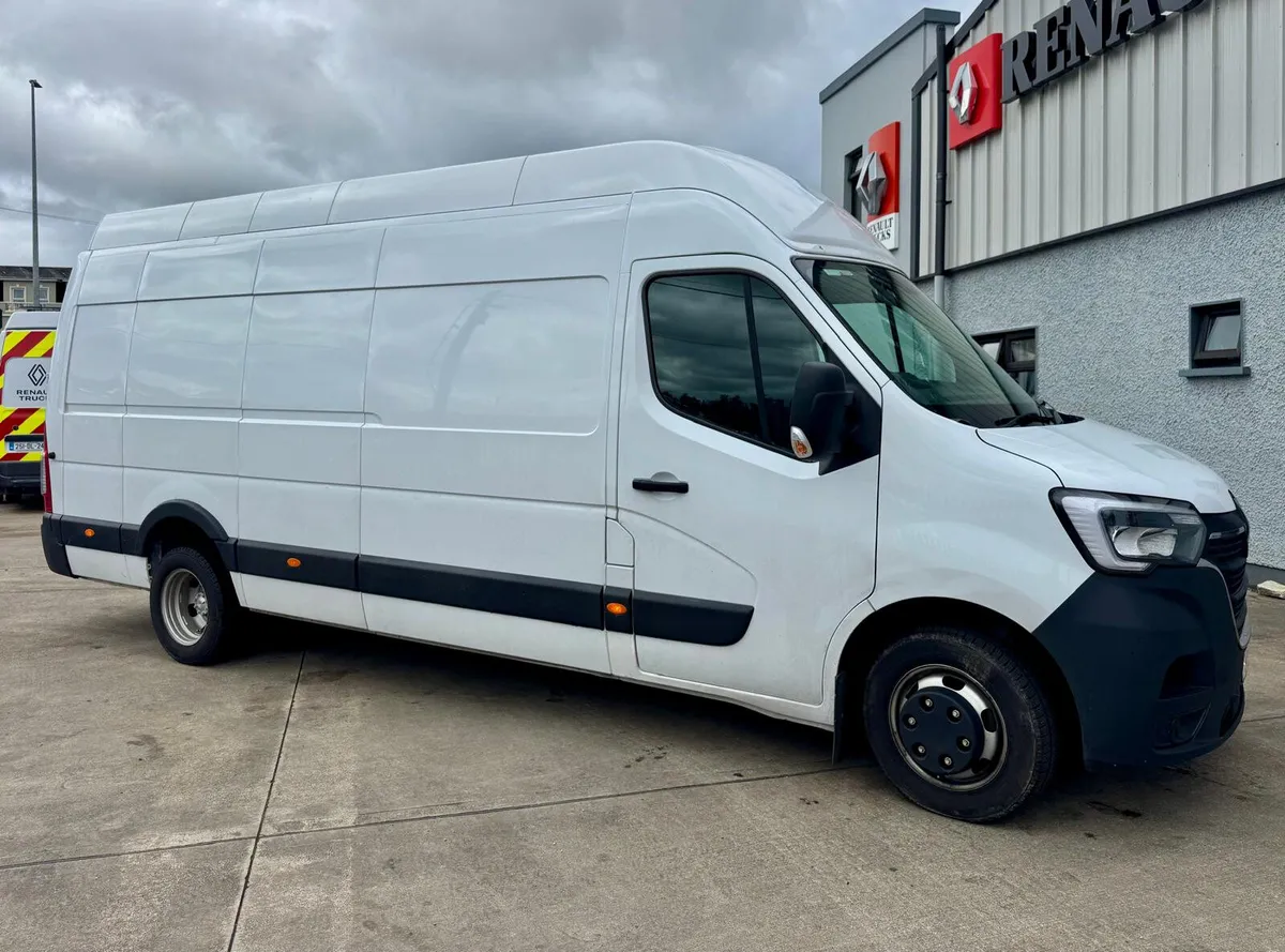 Renault Master 2024 TWIN WHEEL 3.5ton - Image 2