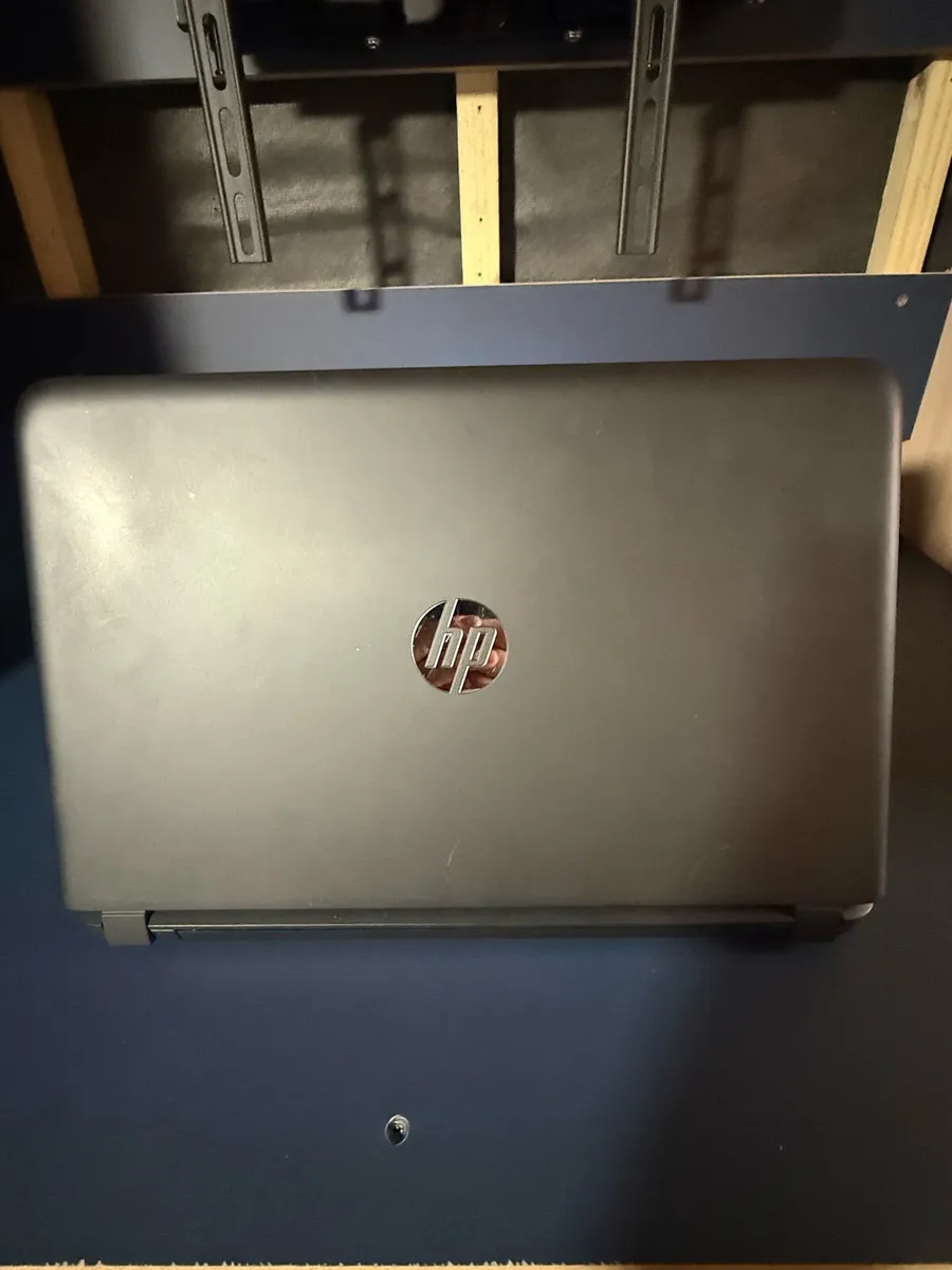 Laptop - Image 3
