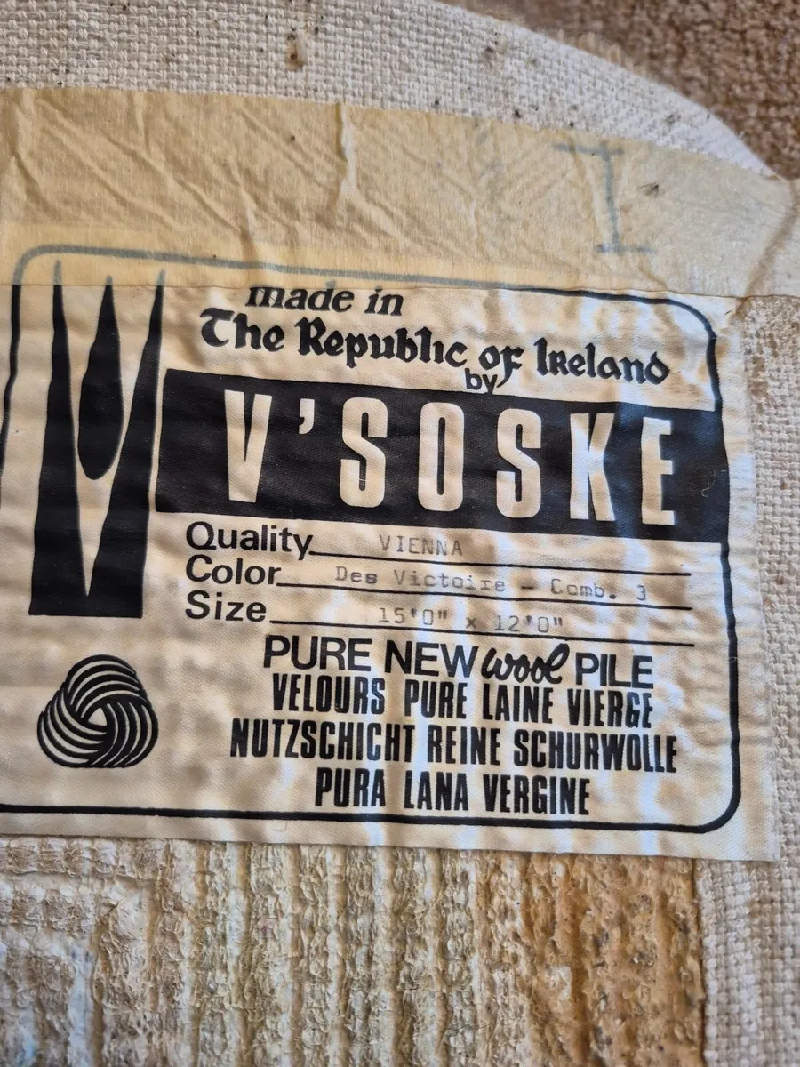 V ' SOSKE rug - Image 1
