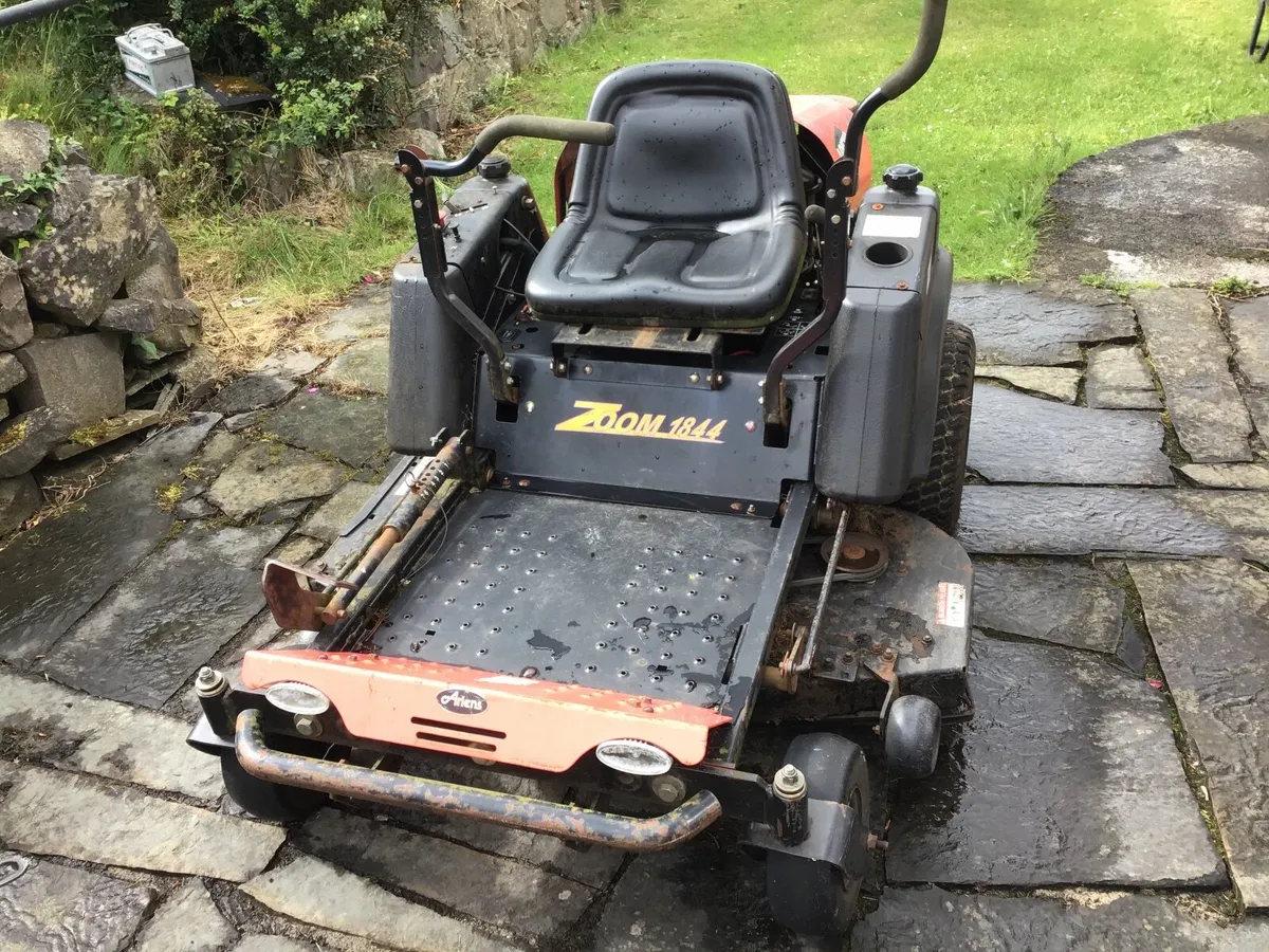 Ariens Zoom mower - Image 2