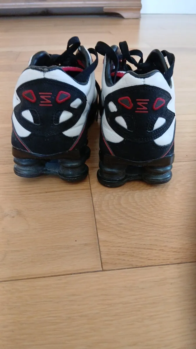 Runners - Image 1
