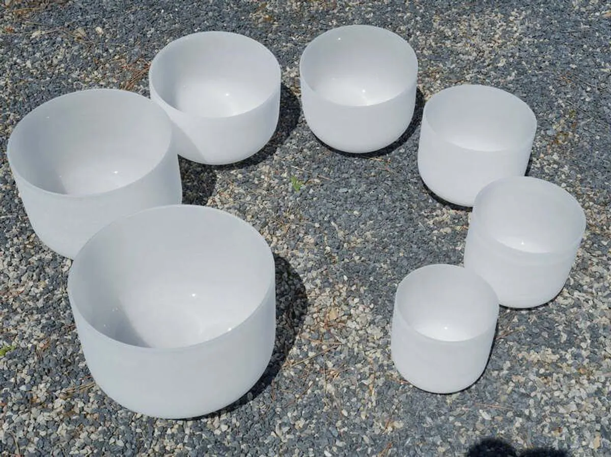 Singing bowls - Image 1