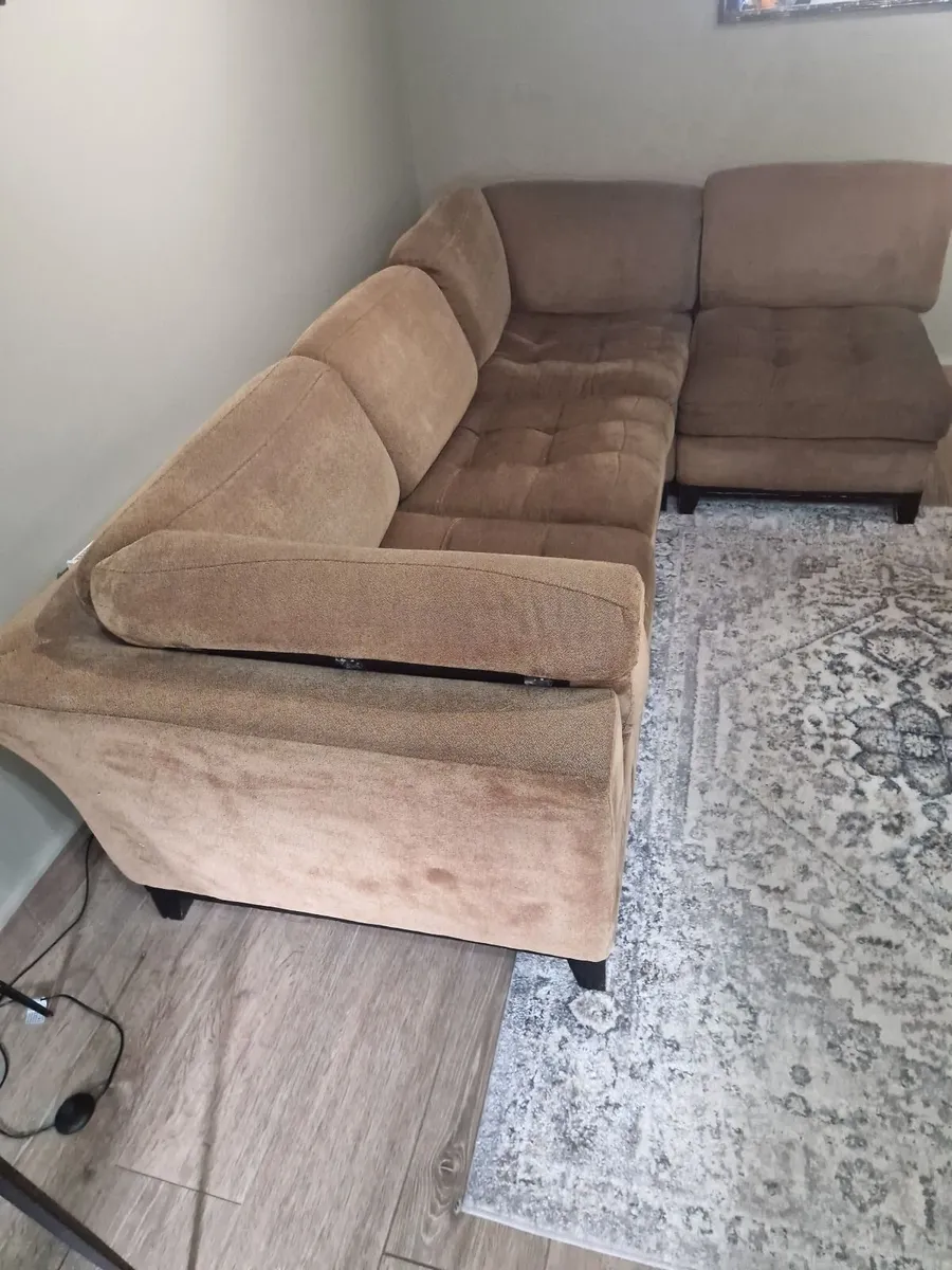 Large Corner Sofa . - Image 2