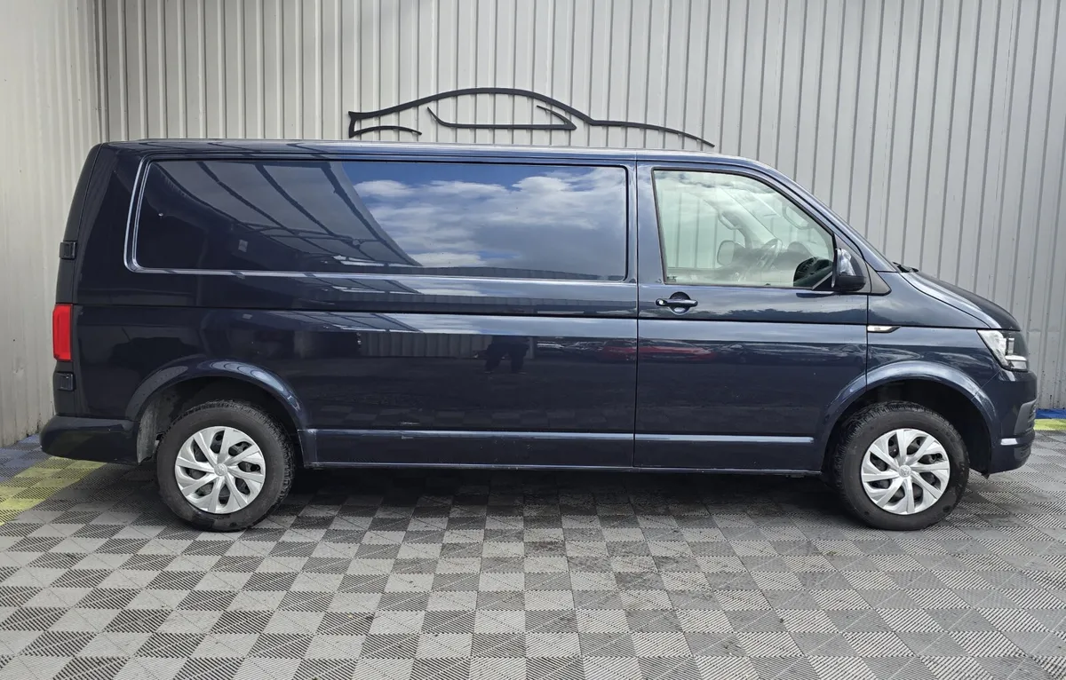 2018 Volkswagen Transporter 2.0D - Image 2