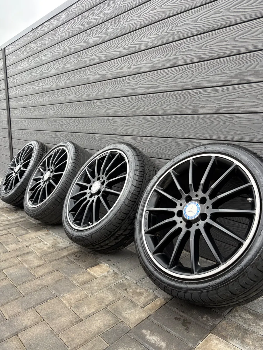 18” GENUINE MERCEDES AMG ALLOY WHEELS & TYRES - Image 1