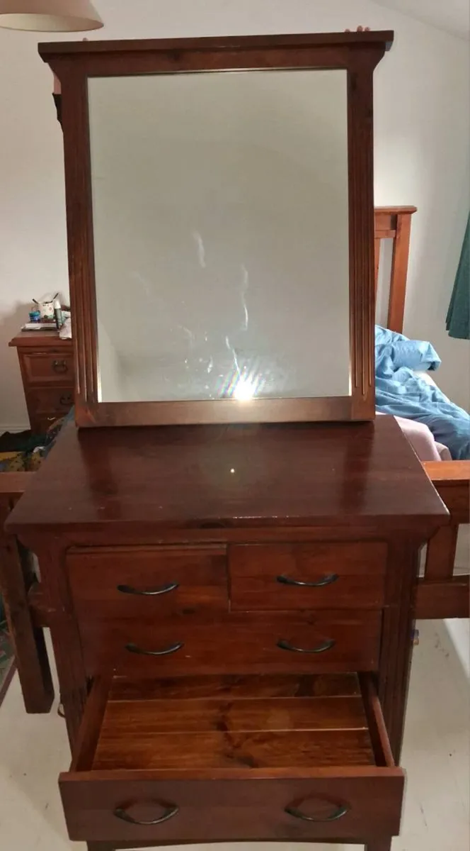 DRESSER WITH MIRROR - Image 2