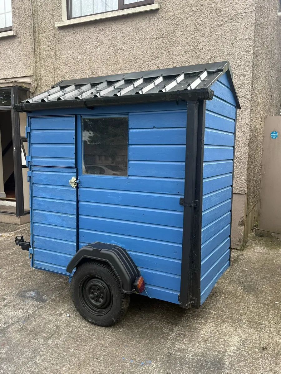 Small box trailer coffee,sweet, ice cream shop
