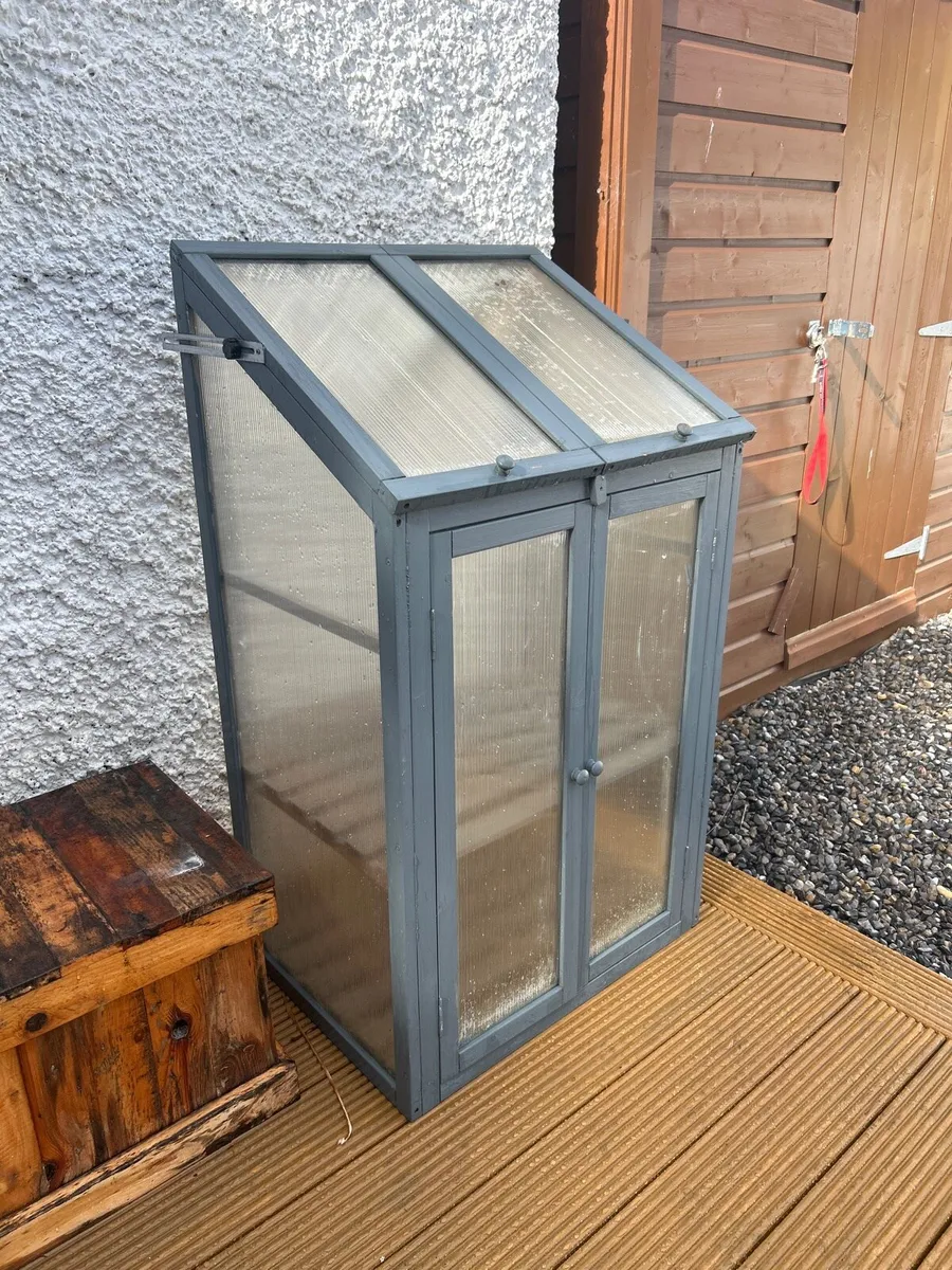 Herb Green Green House Free - Image 1
