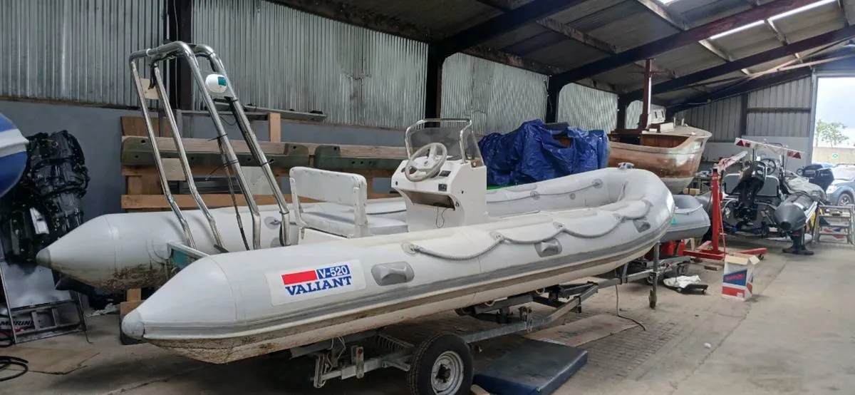 Valiant 520 Rib - Image 1