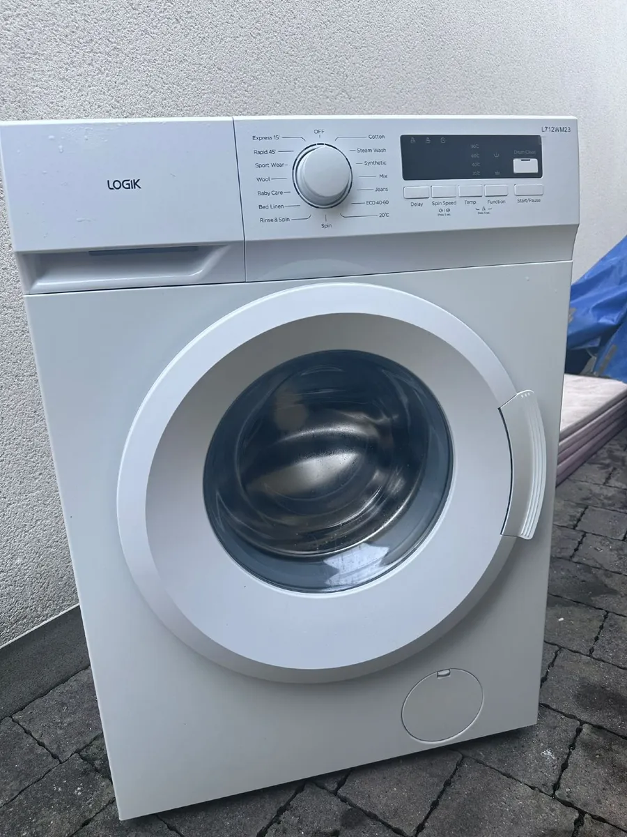 LOGIK L712WM23 7 kg Washing Machine - Image 1