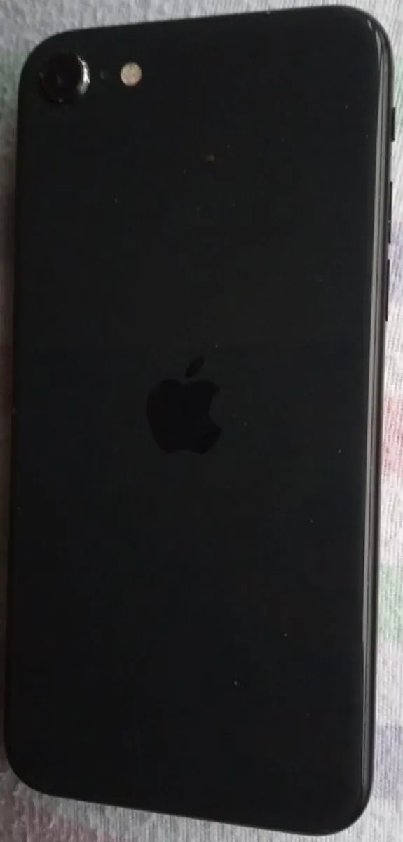 iPhone SE 2nd Generation Black 128gb Unlocked - No Touch ID - Image 3