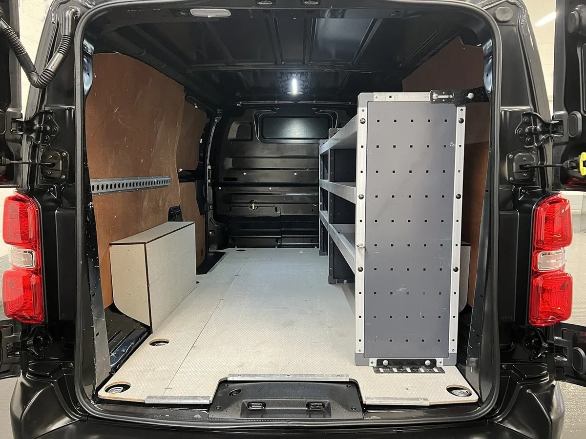 2019 Peugeot Expert Panel Van - Image 2