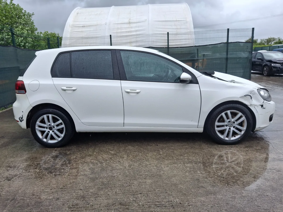 2011 Volkswagen Golf  Highline  1.6 Tdi - Image 3