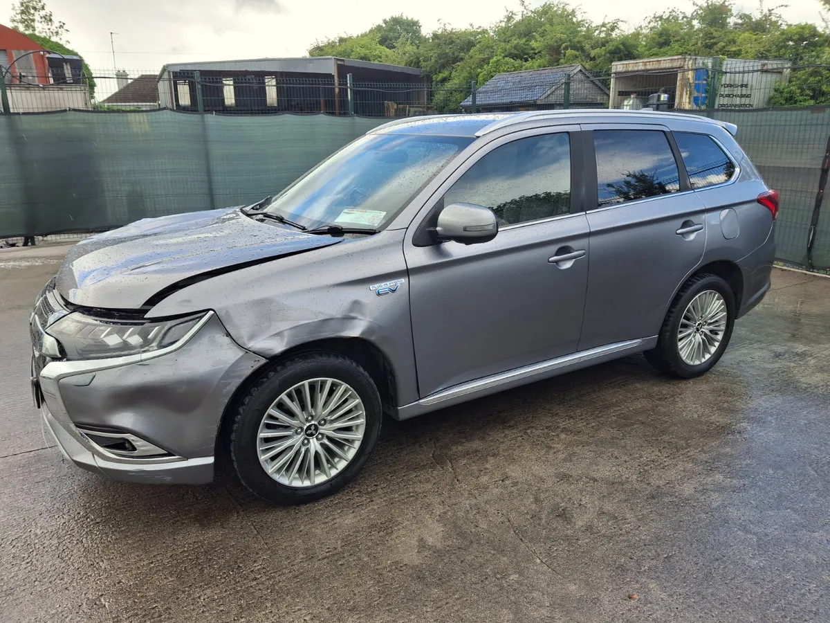 182 Mitsubish Outlander  2.4 Phev  Automatic - Image 1