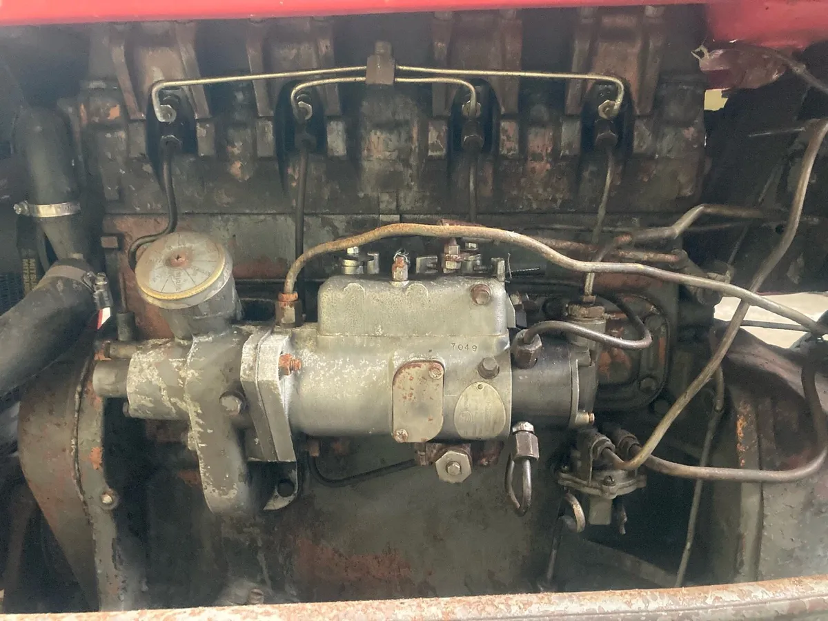 Mf 35 , 4 cylinder , unfinished project. - Image 4