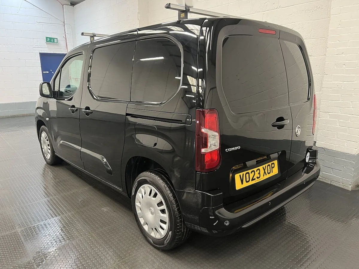 2023 Vauxhall Combo Panel Van - Image 4