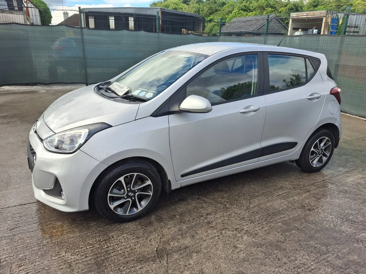 2017 Hyundai i10  1.0 Petrol - Image 2