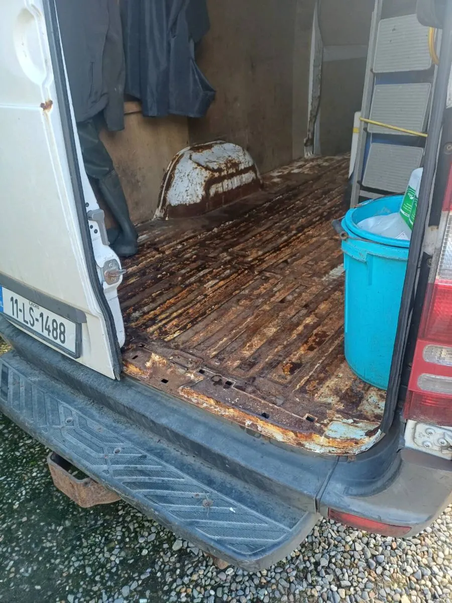 Mercedes Sprinter 2011 - Image 3
