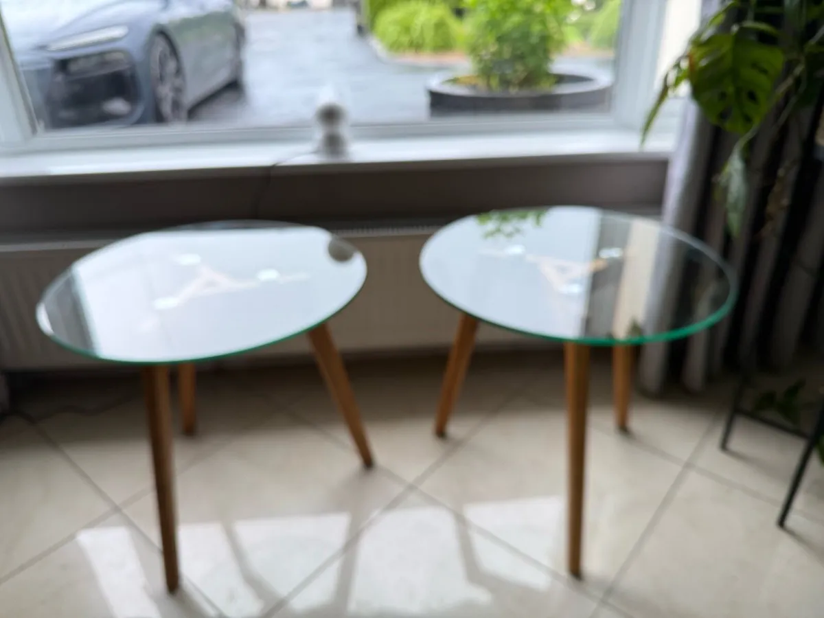 Pair of side tables - Image 1