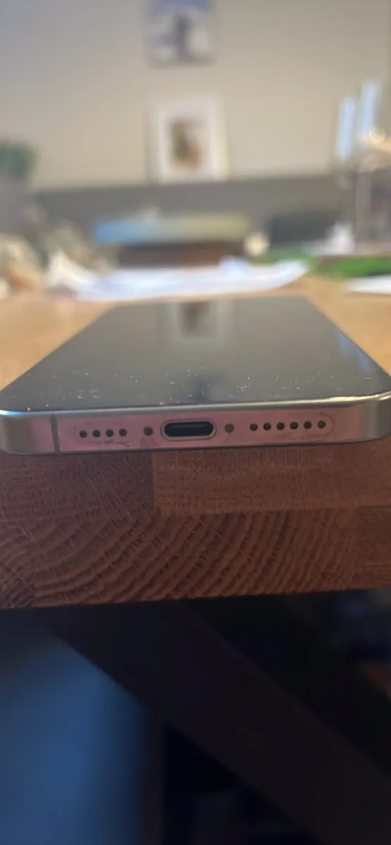 iPhone 15 Pro Max - Image 4