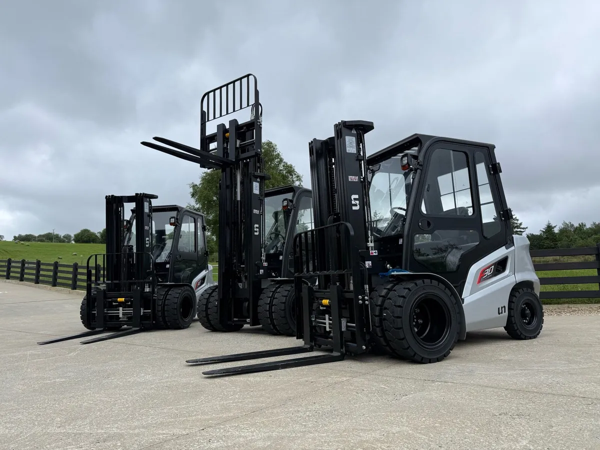 New 3 ton UN forklift - Image 3