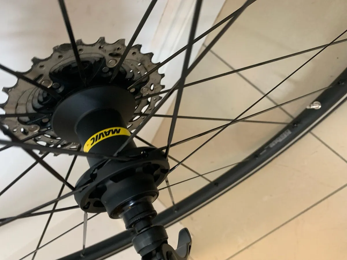 Mavic Ksyrium road rim brake wheelset - Image 3