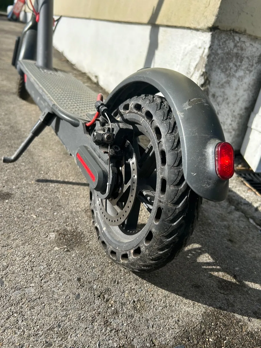 E scooter like new - Image 3