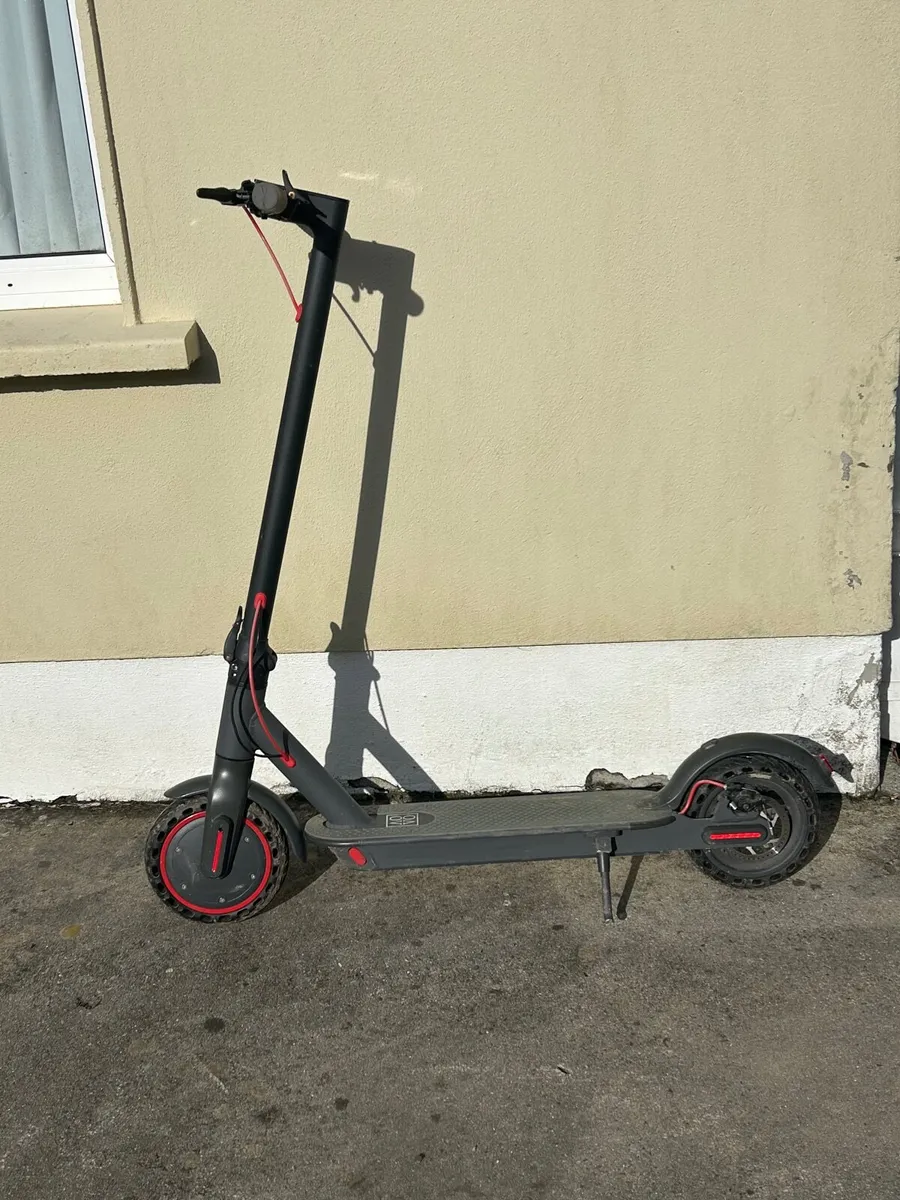 E scooter like new - Image 1