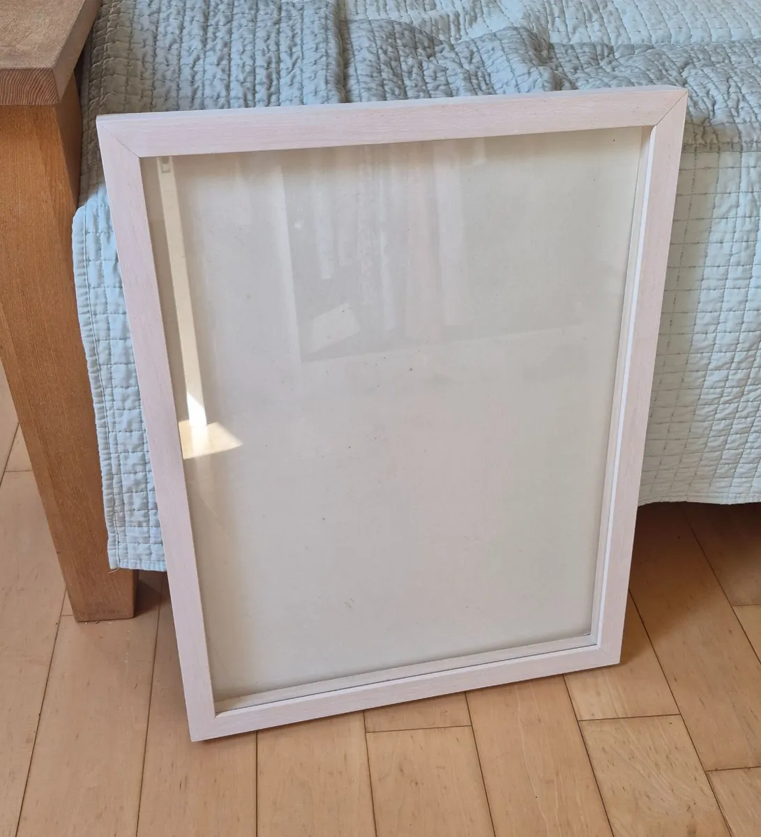 Picture frames with artist sheet - Image 1
